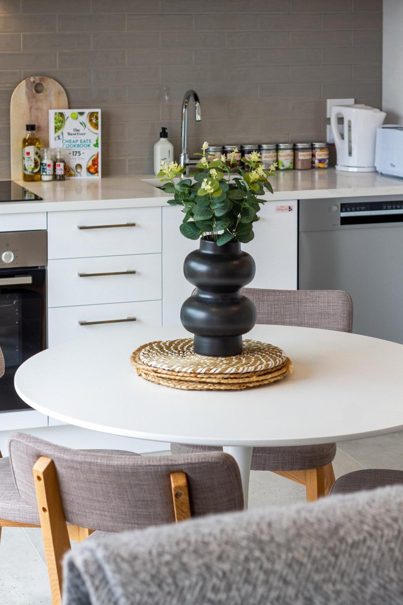 2Br Townhouse: Cosy, Close To City, Car Park Christchurch Eksteriør billede